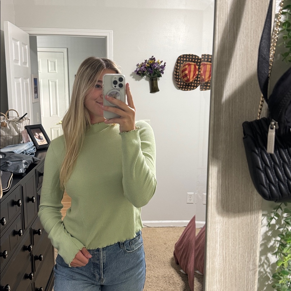 American Eagle top